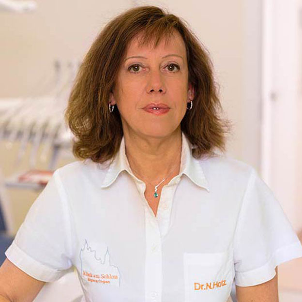 Orthodontist Lilian López Marbella, San Pedro
